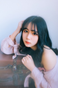 美女被抄的一干二净